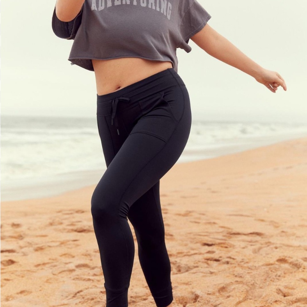 Offline Aerie warmup legging regular rise short inseam size large